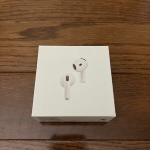 Apple AirPods pro gen. 4 with noice cancelling (NEED GONE)